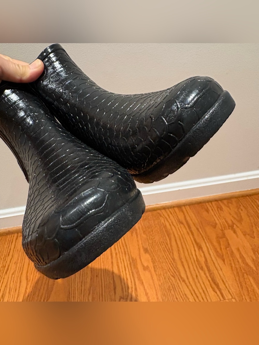 Hunter Refined Slim Fit Scale Chelsea Rain Boots Sz 9 Glossy Textured - Picture 7 of 14